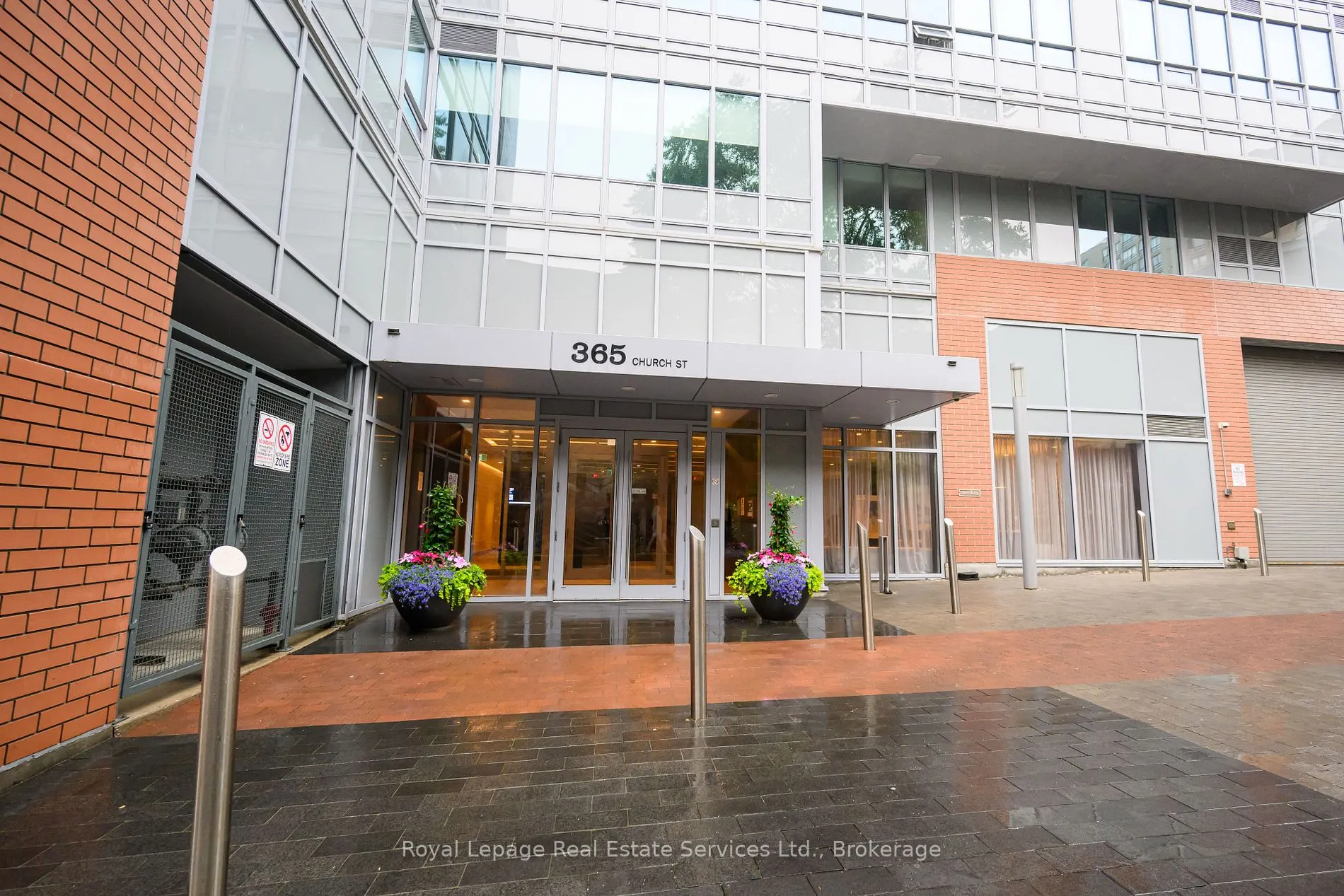 365 Church St, #808