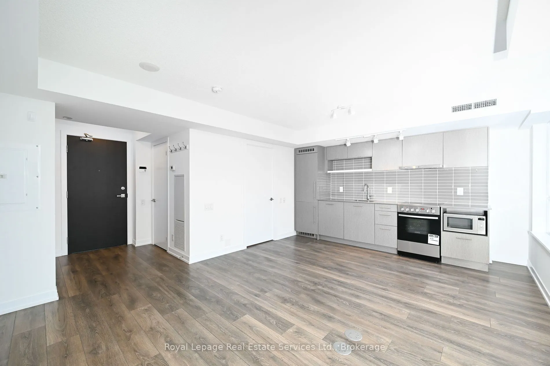 365 Church St, #808