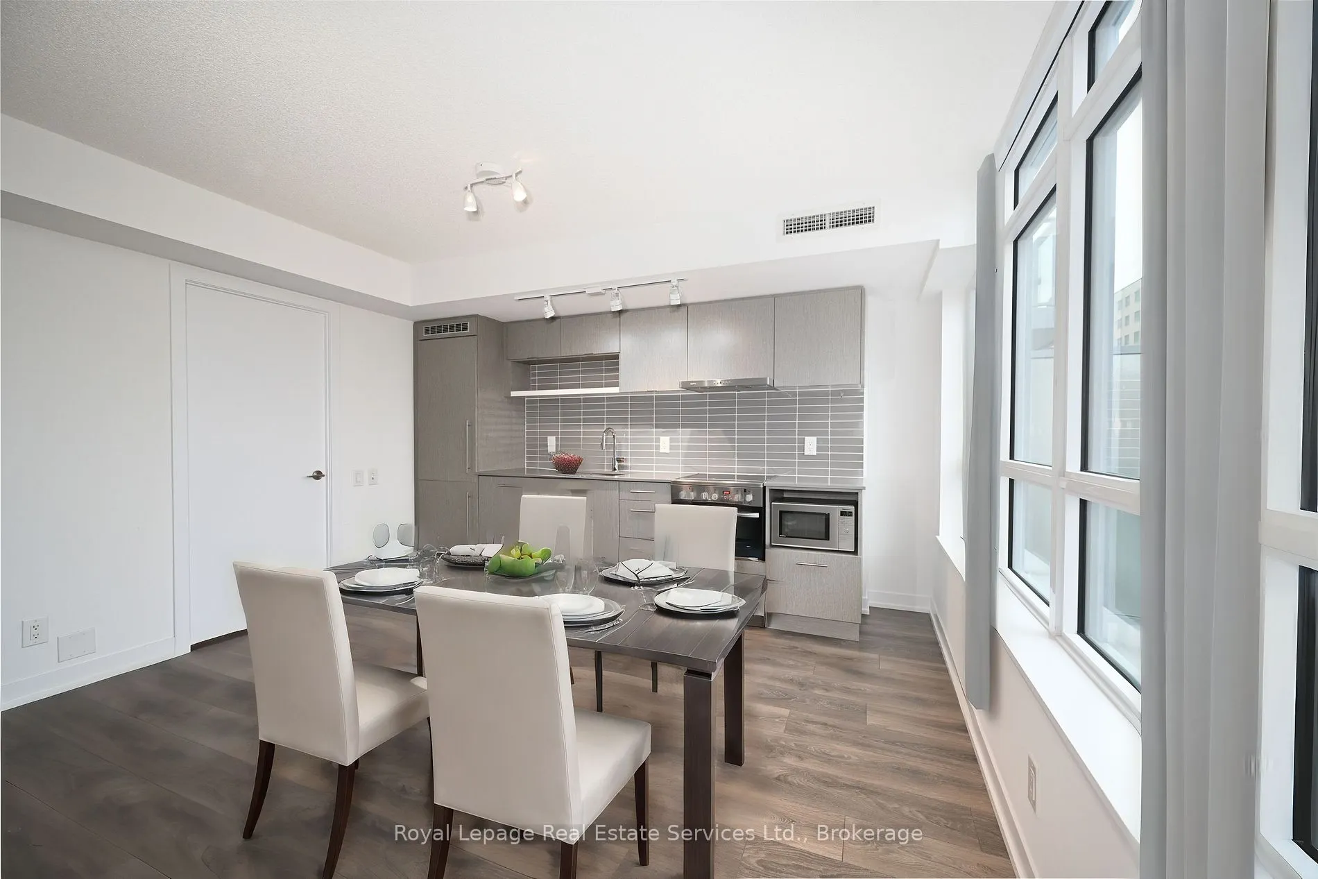 365 Church St, #808