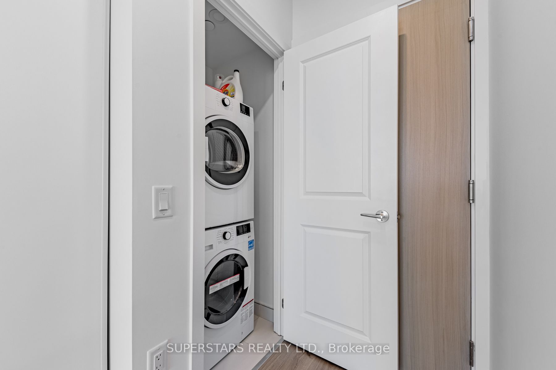 395 Bloor St E, #4508