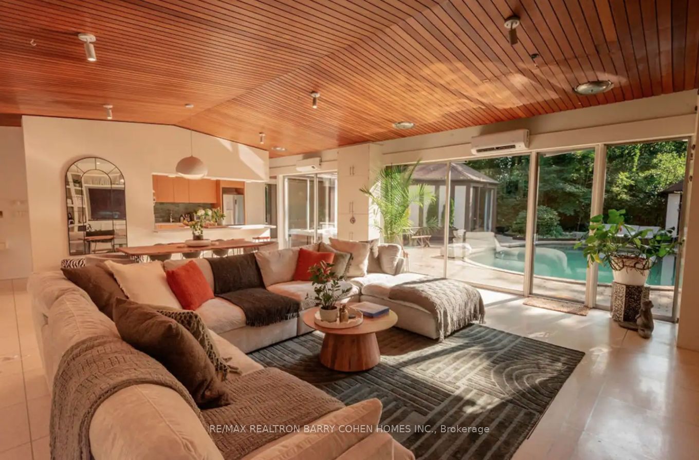 2 Valleyanna Dr