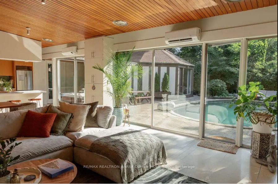 2 Valleyanna Dr