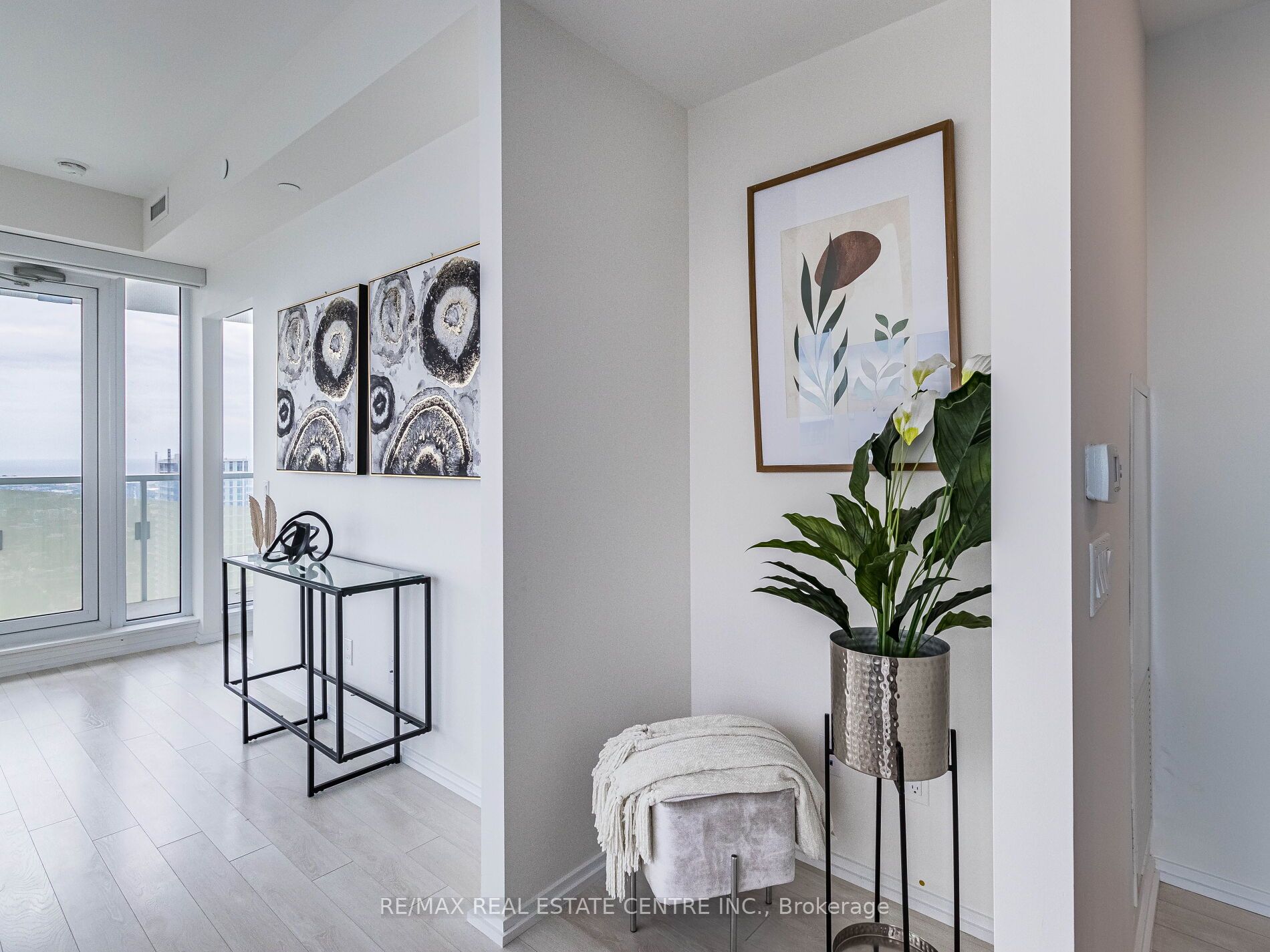 197 Yonge St, #5102