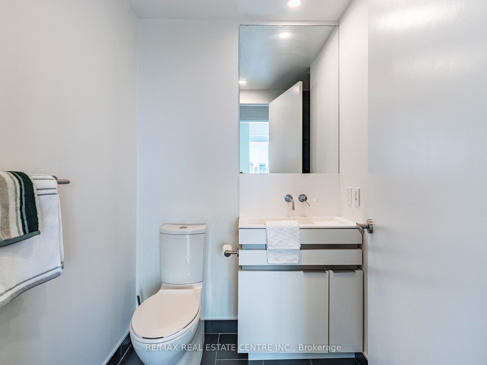 197 Yonge St, #5102