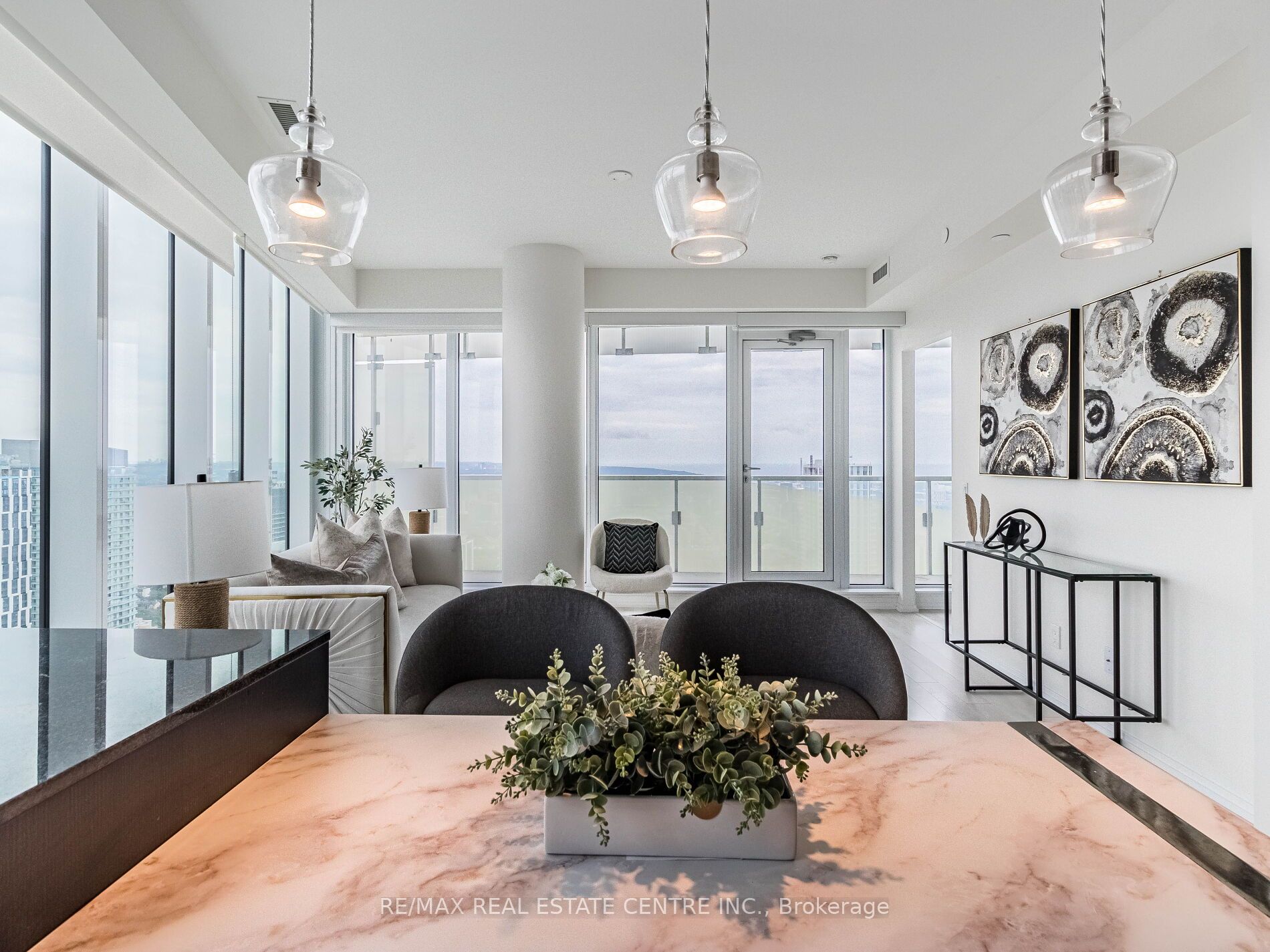 197 Yonge St, #5102