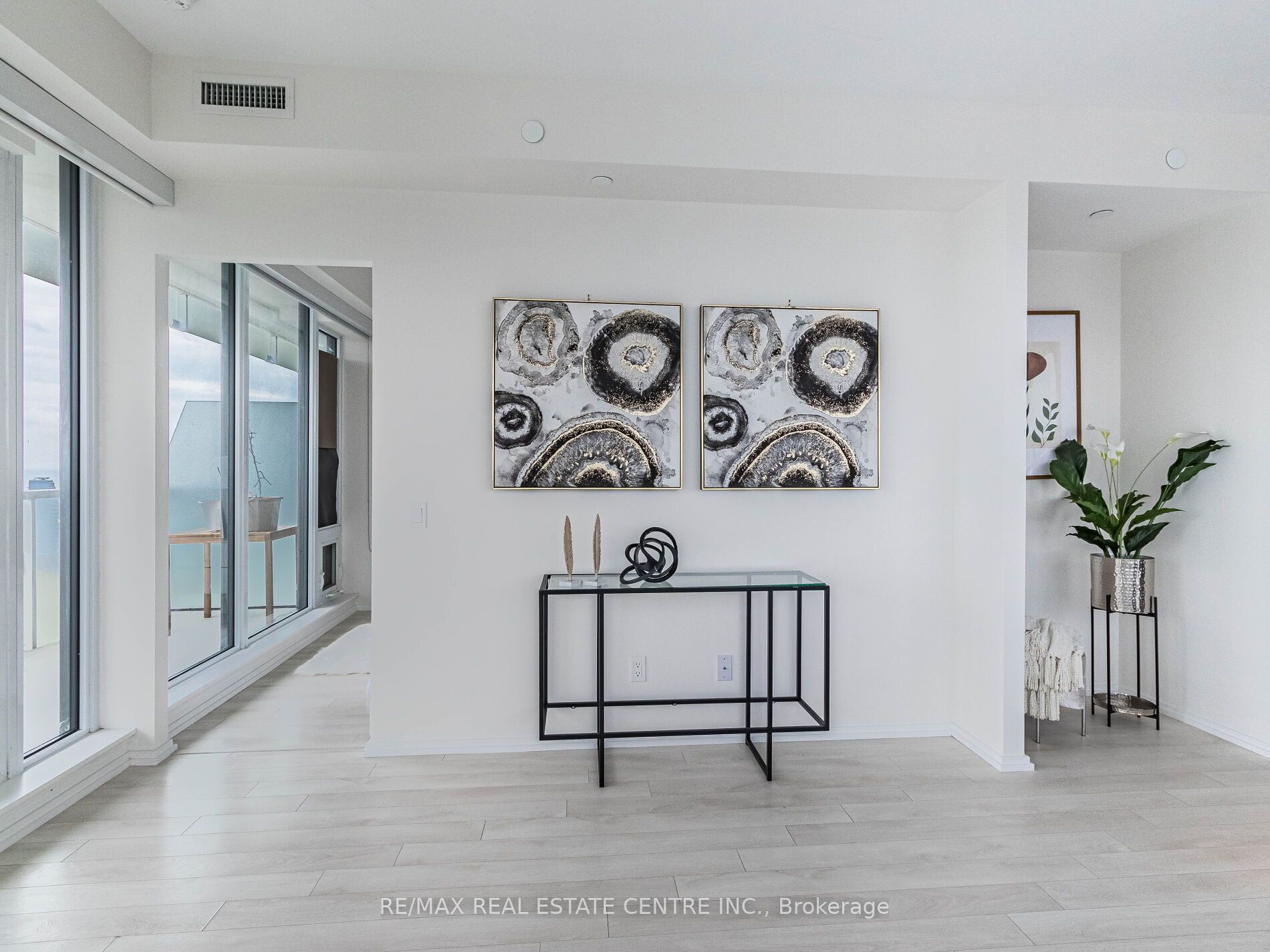 197 Yonge St, #5102