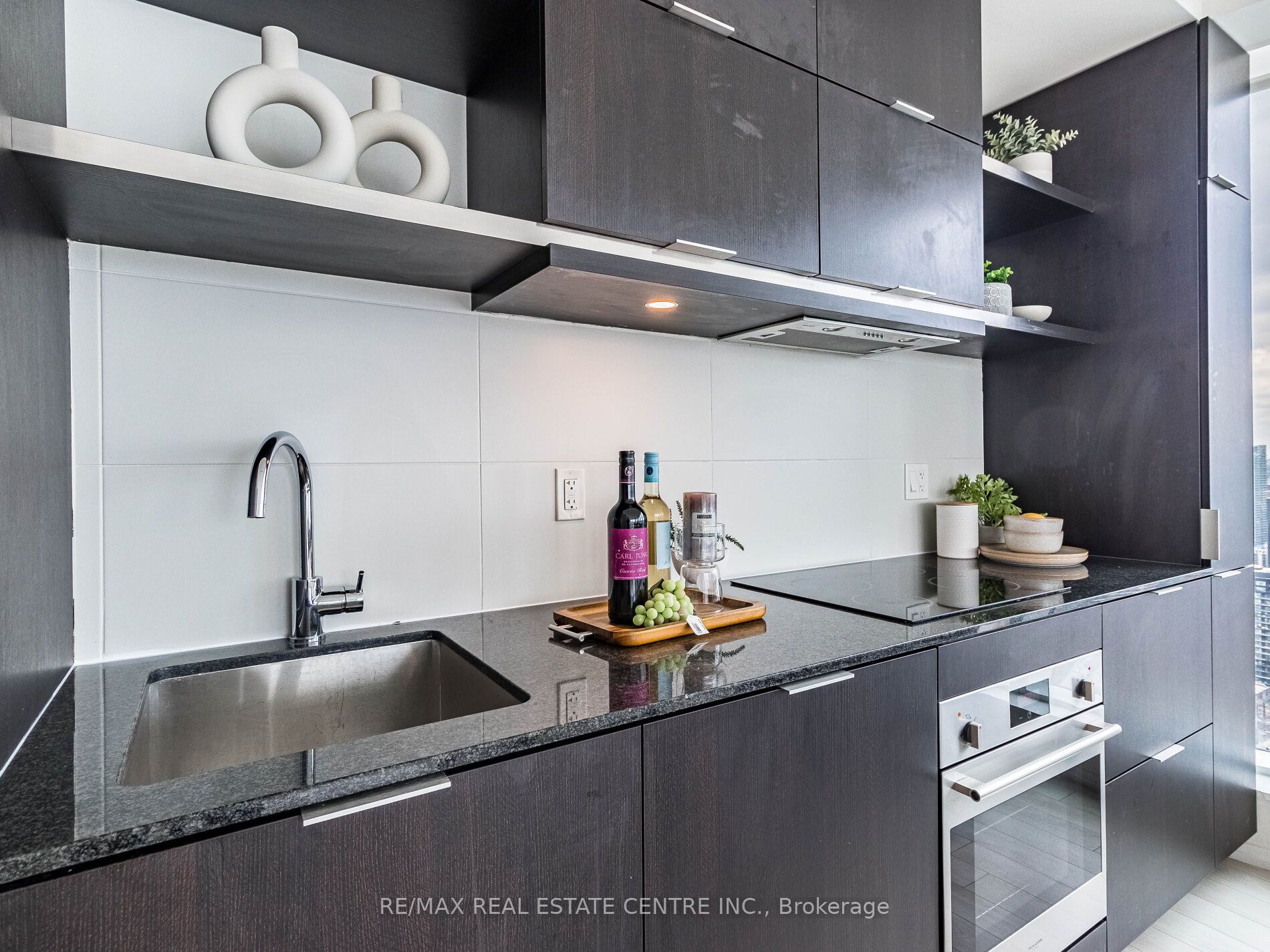 197 Yonge St, #5102