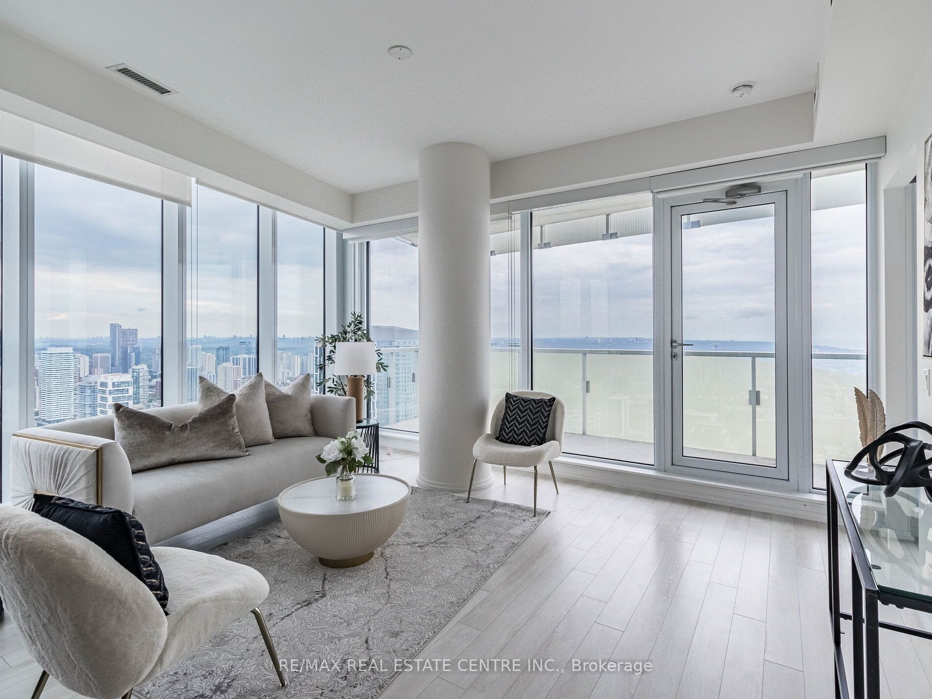 197 Yonge St, #5102
