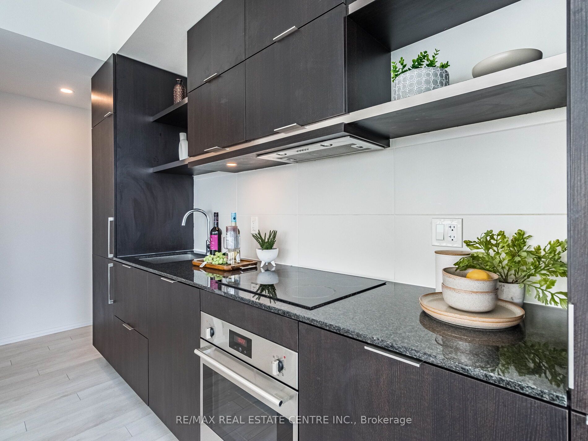197 Yonge St, #5102
