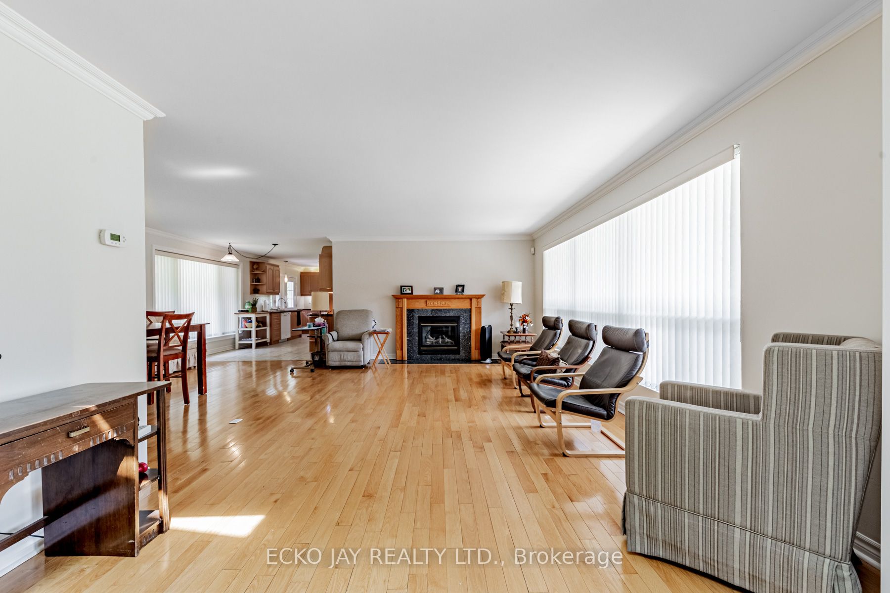 67 Laurentide Dr
