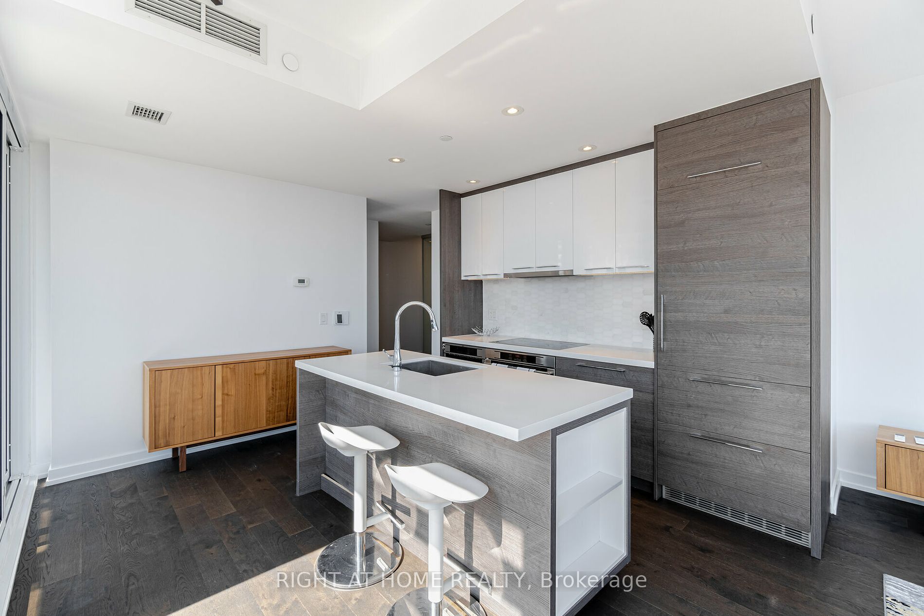488 University Ave, #2507