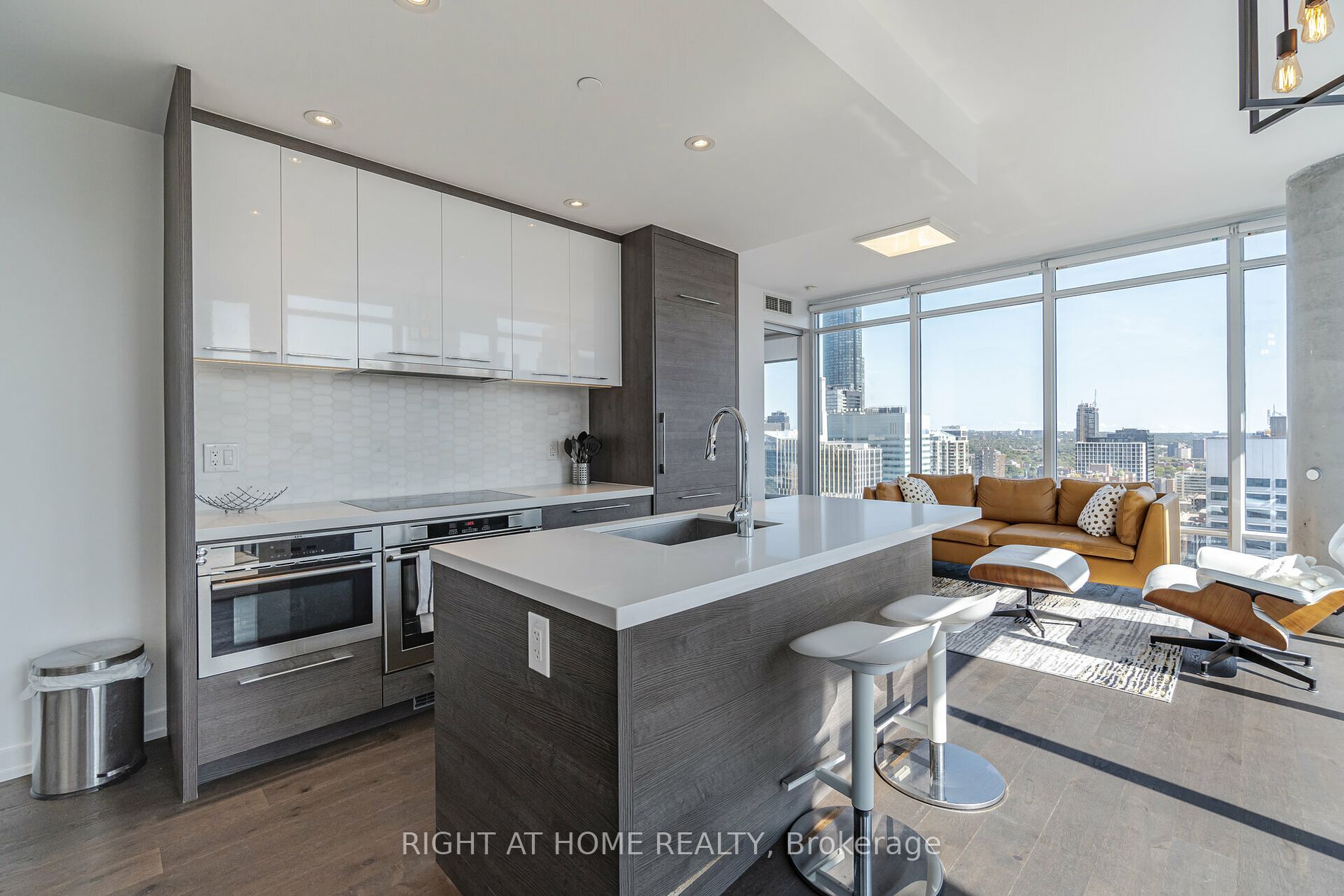 488 University Ave, #2507