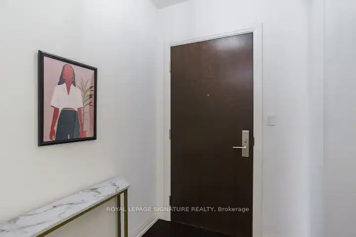 460 Adelaide St E, #833