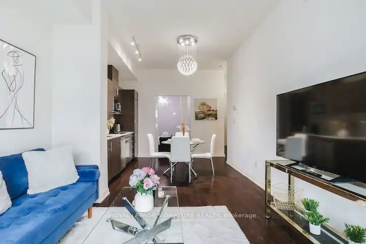 460 Adelaide St E, #833