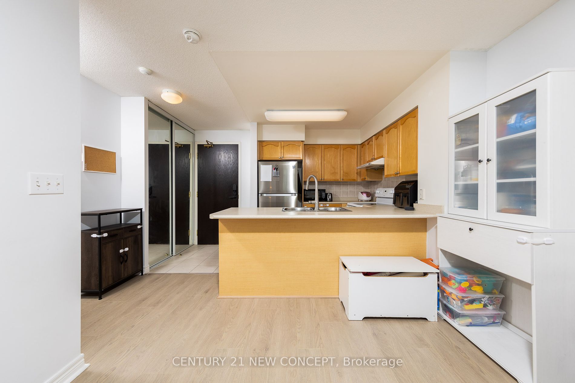 23 Hollywood Ave, #2803
