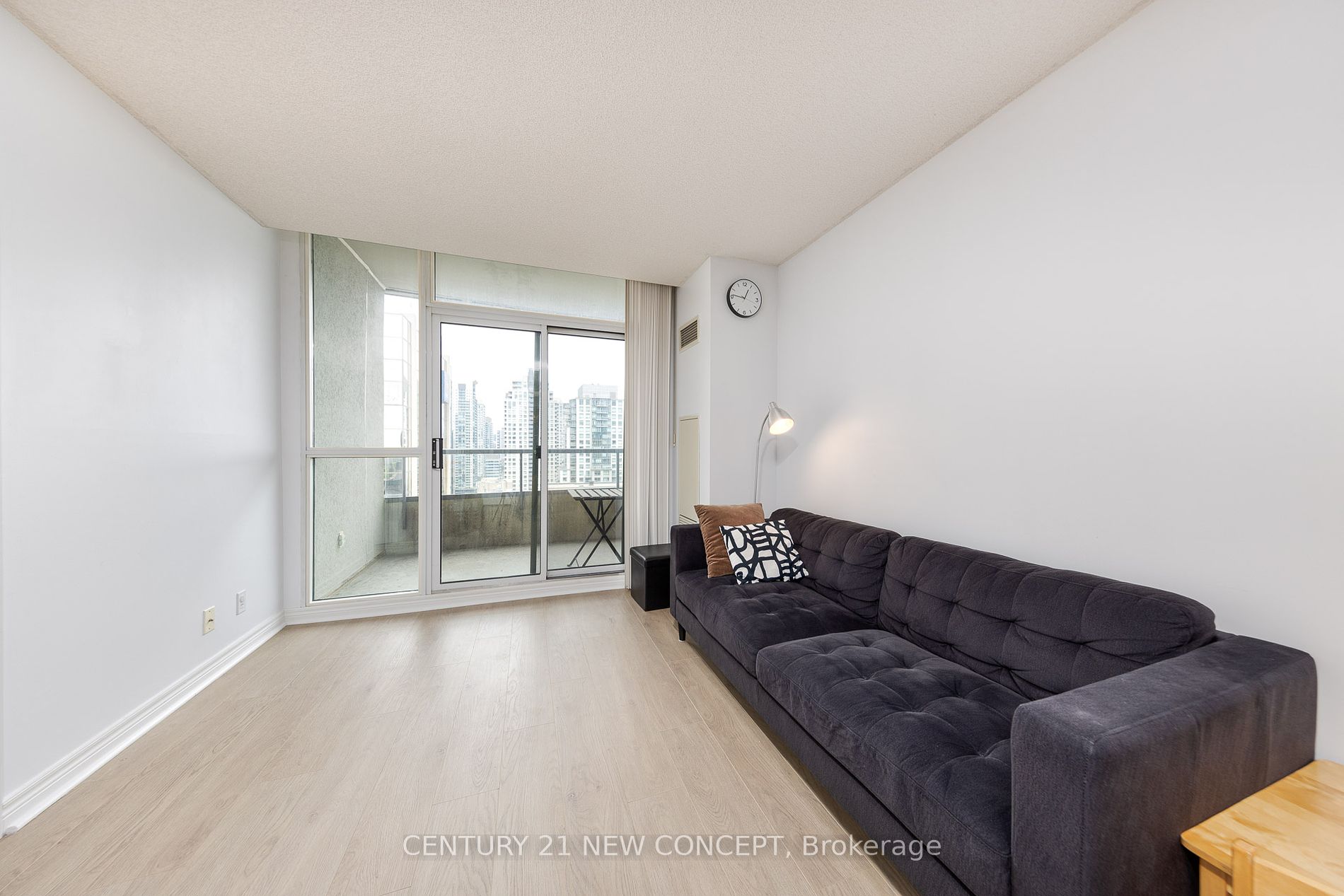 23 Hollywood Ave, #2803