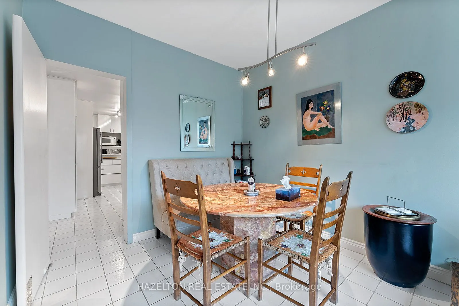 18A Hazelton Avenue, #402