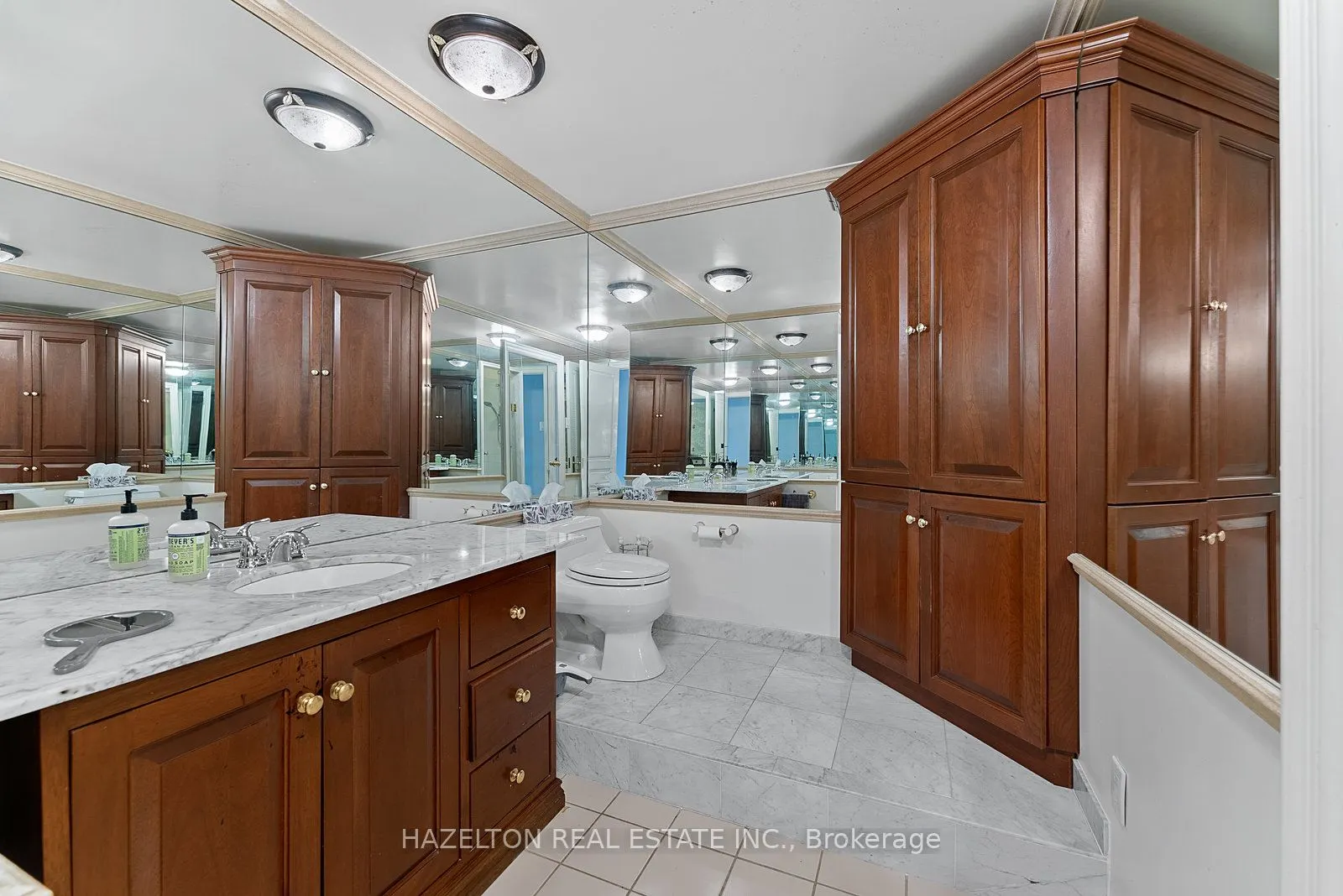 18A Hazelton Avenue, #402