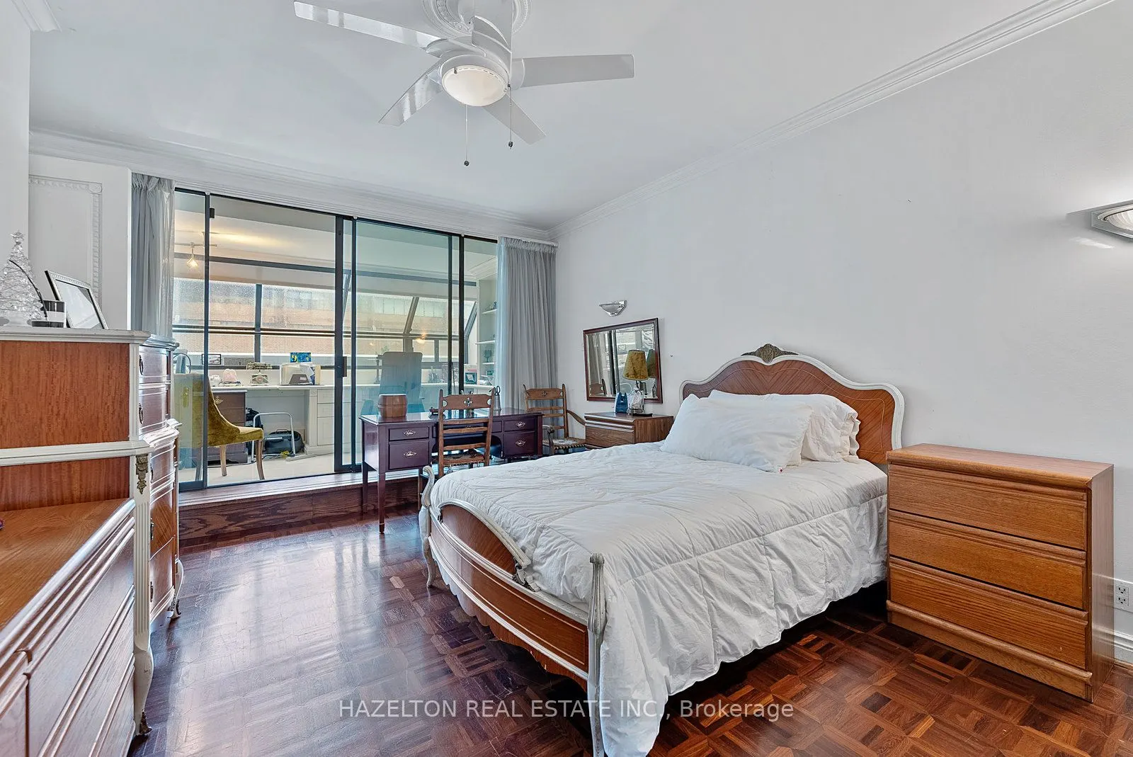 18A Hazelton Avenue, #402