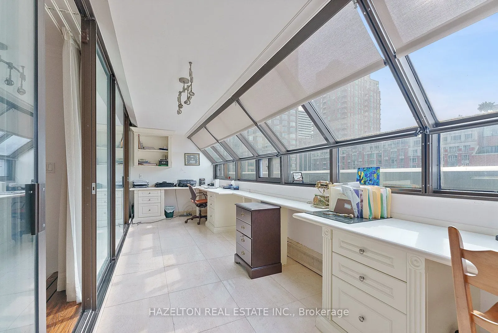 18A Hazelton Avenue, #402
