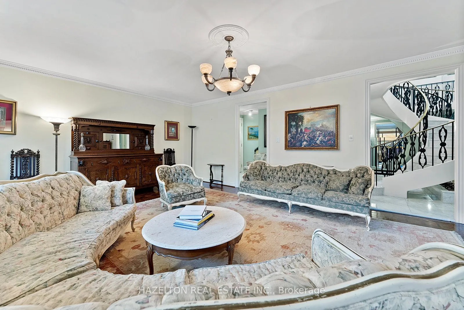 18A Hazelton Avenue, #402