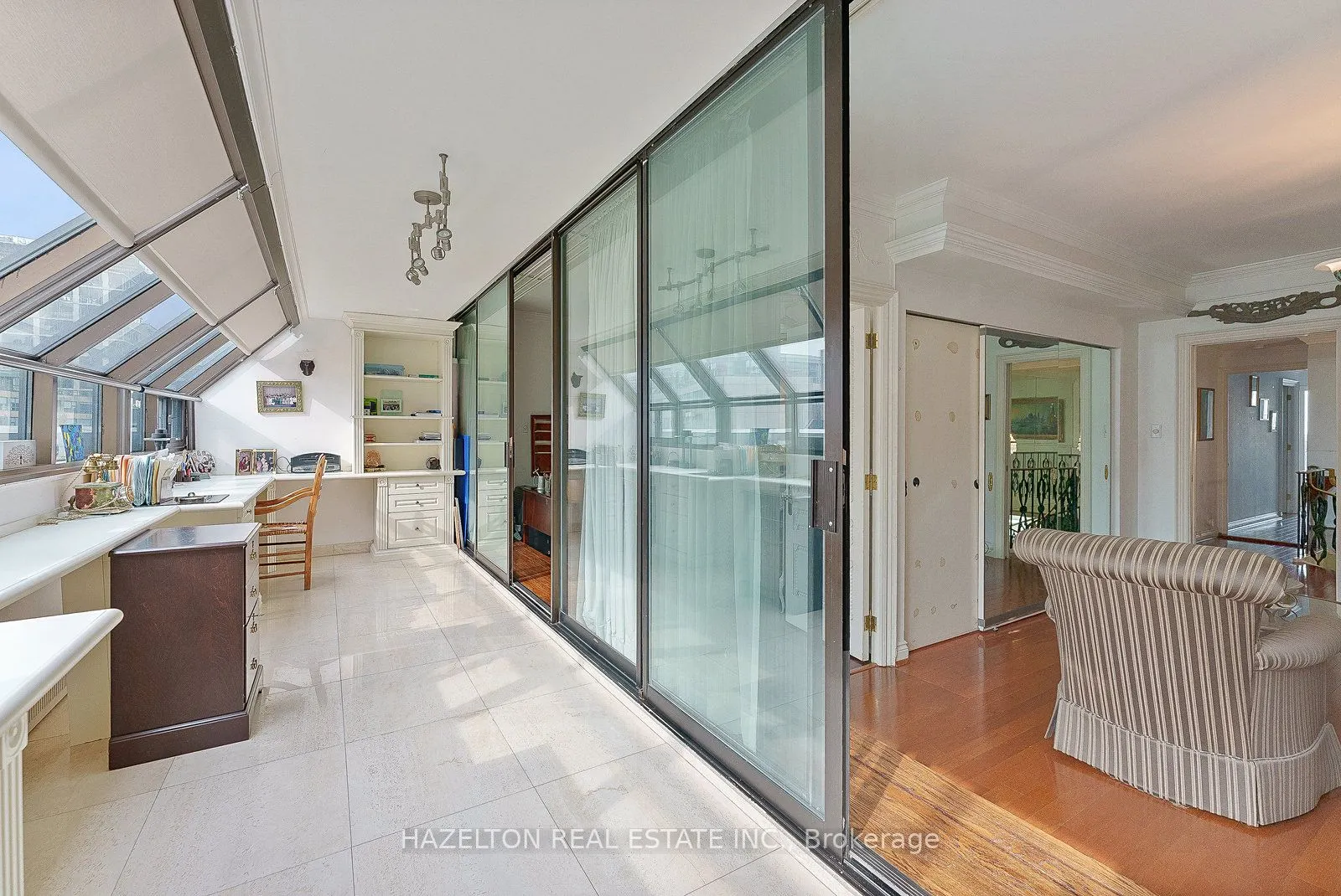 18A Hazelton Avenue, #402