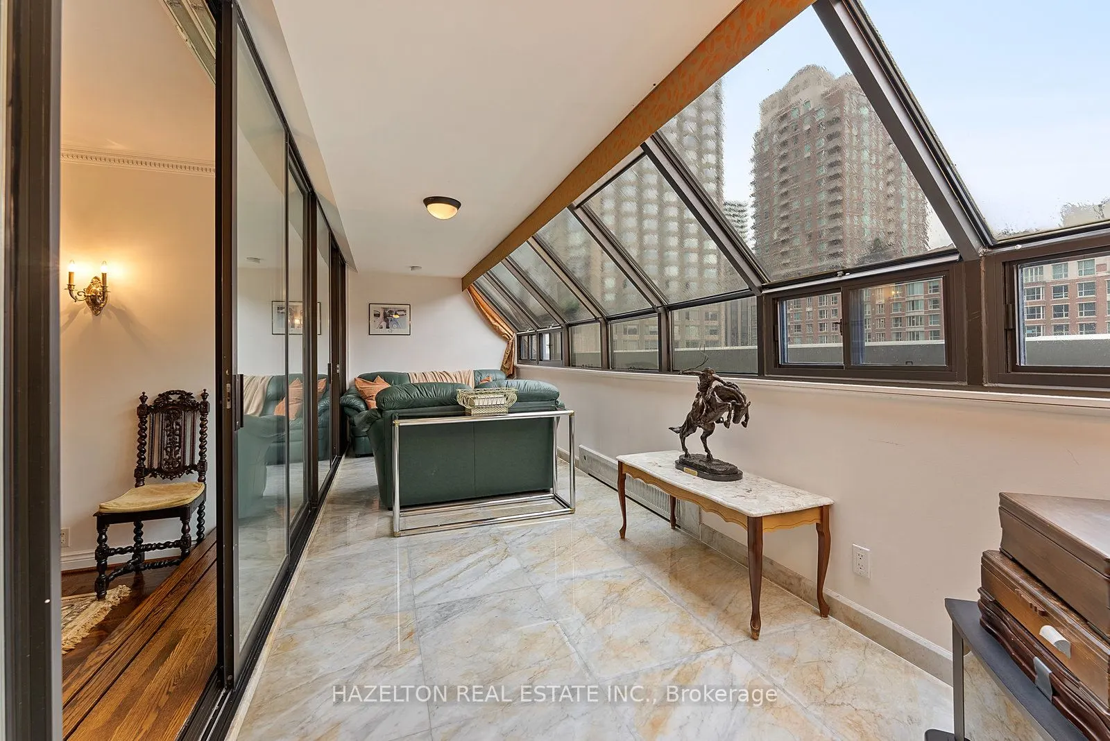 18A Hazelton Avenue, #402