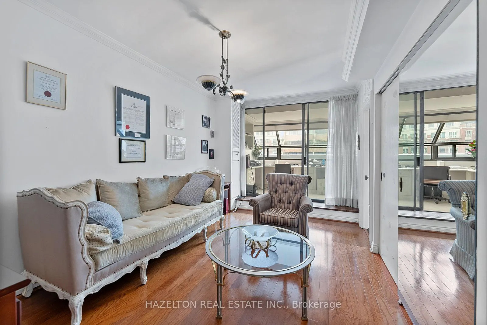 18A Hazelton Avenue, #402