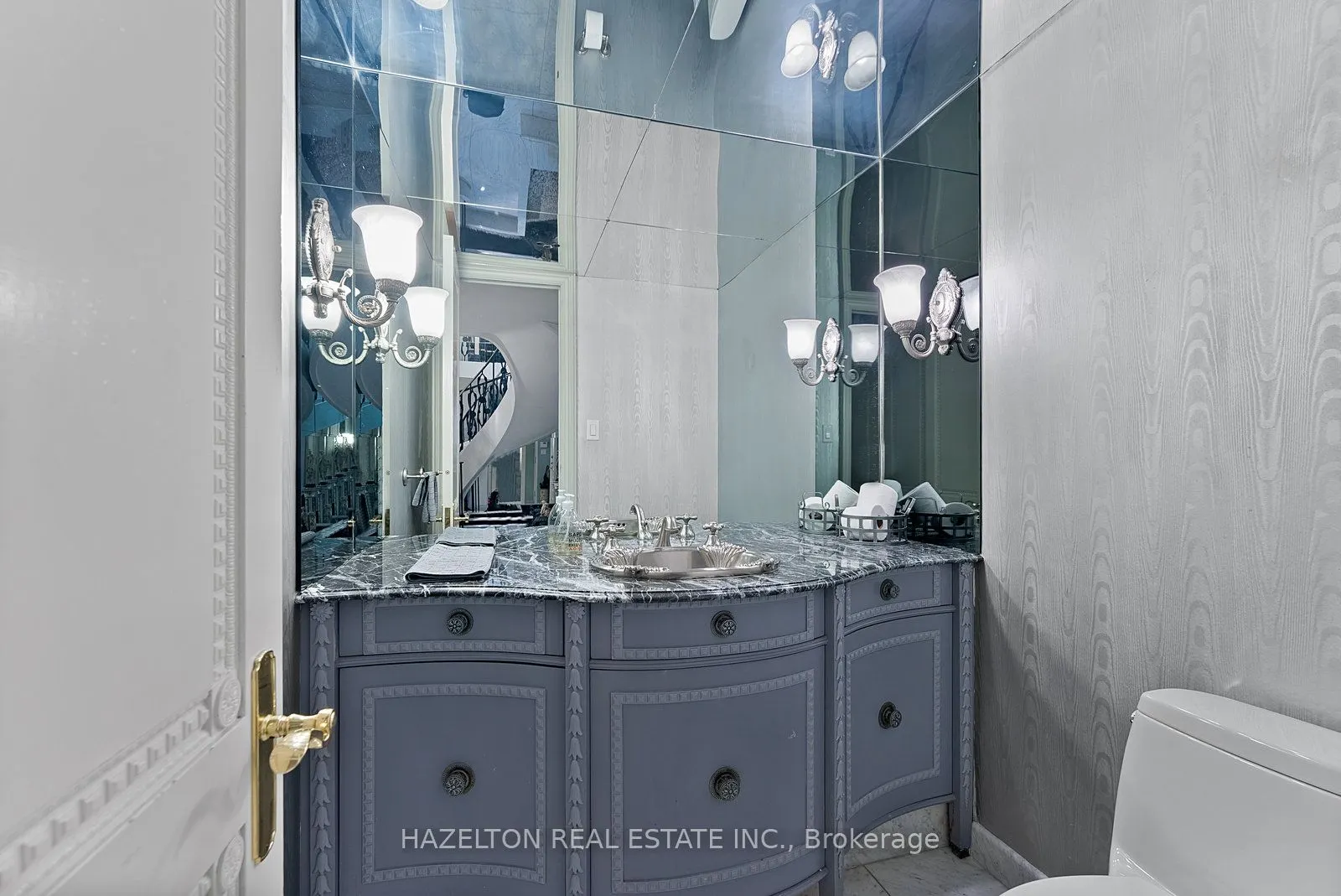 18A Hazelton Avenue, #402