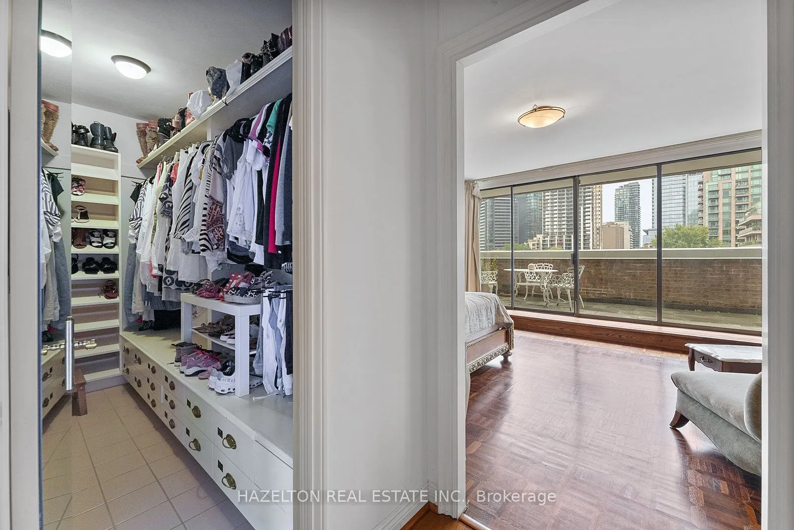 18A Hazelton Avenue, #402