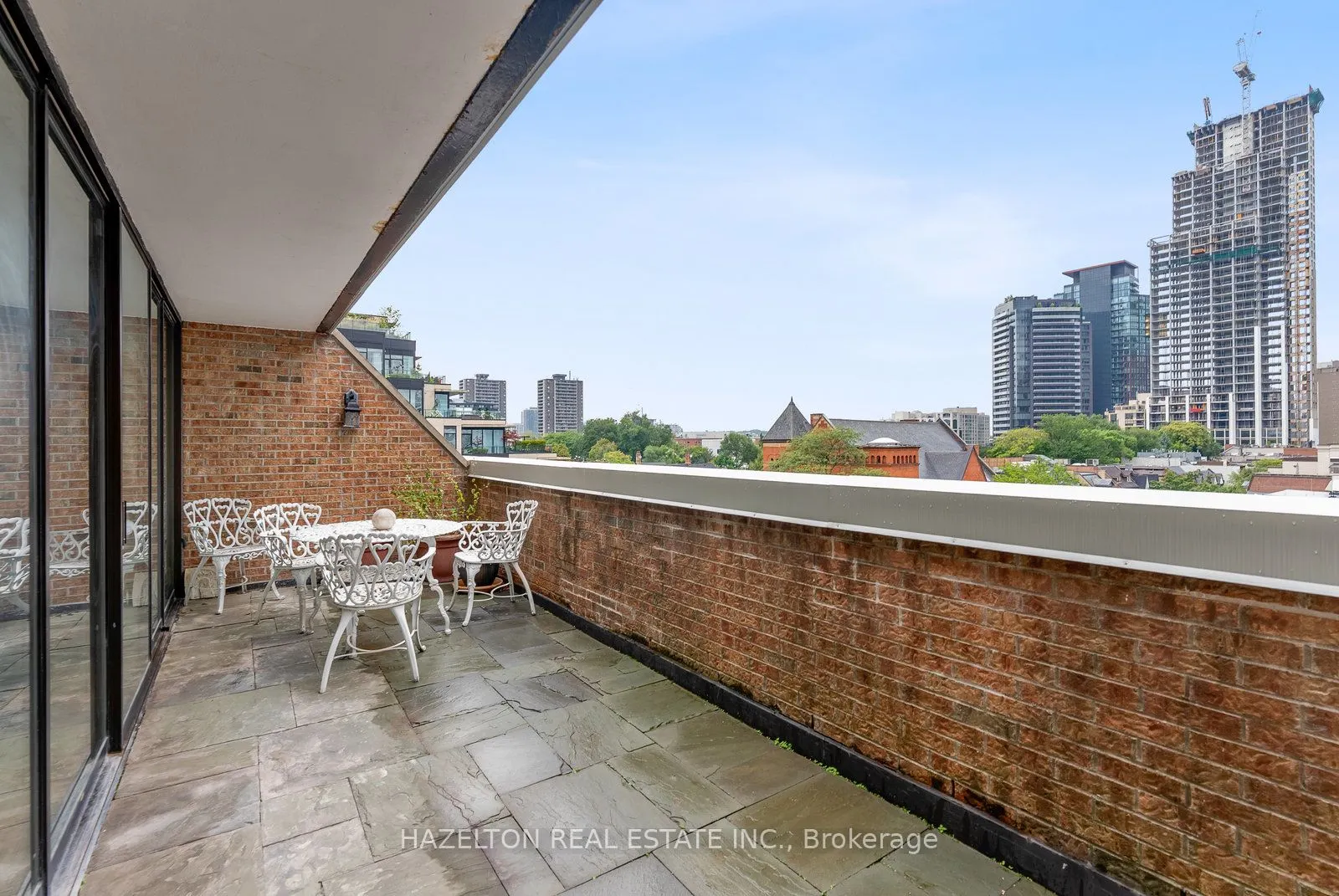 18A Hazelton Avenue, #402