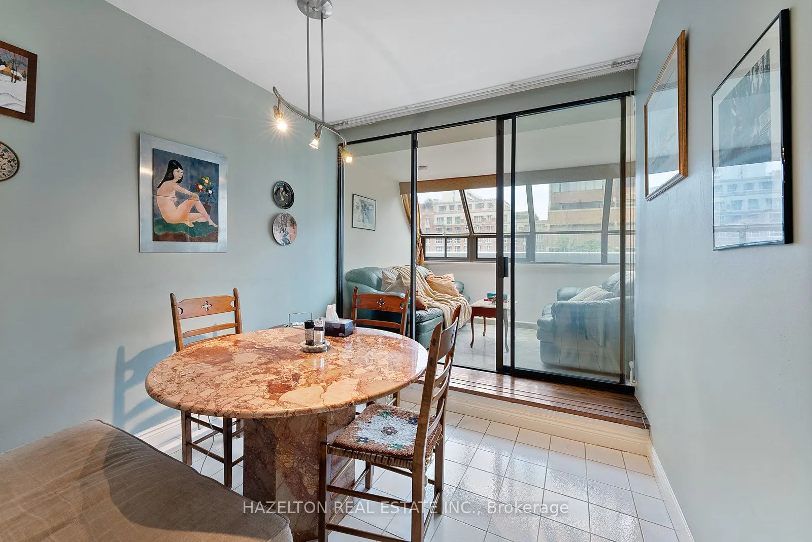 18A Hazelton Avenue, #402