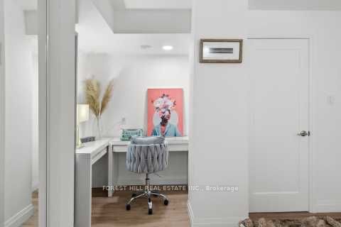 360 Bloor St E, #511