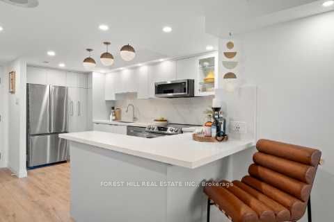 360 Bloor St E, #511