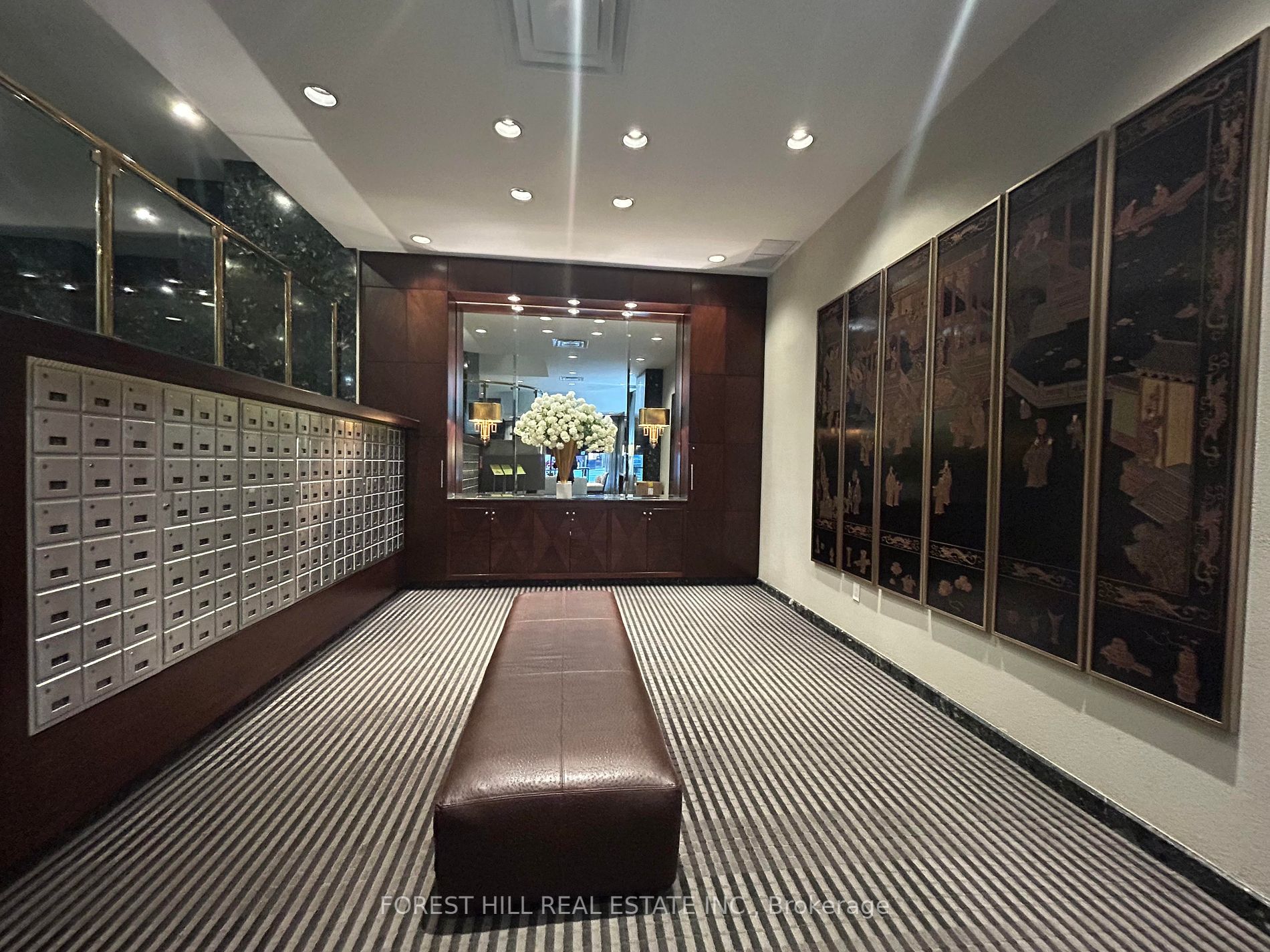 360 Bloor St E, #511