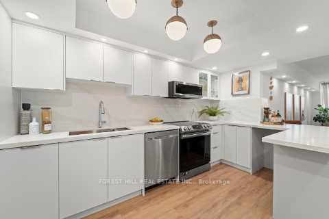 360 Bloor St E, #511