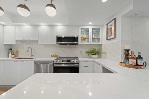 360 Bloor St E, #511