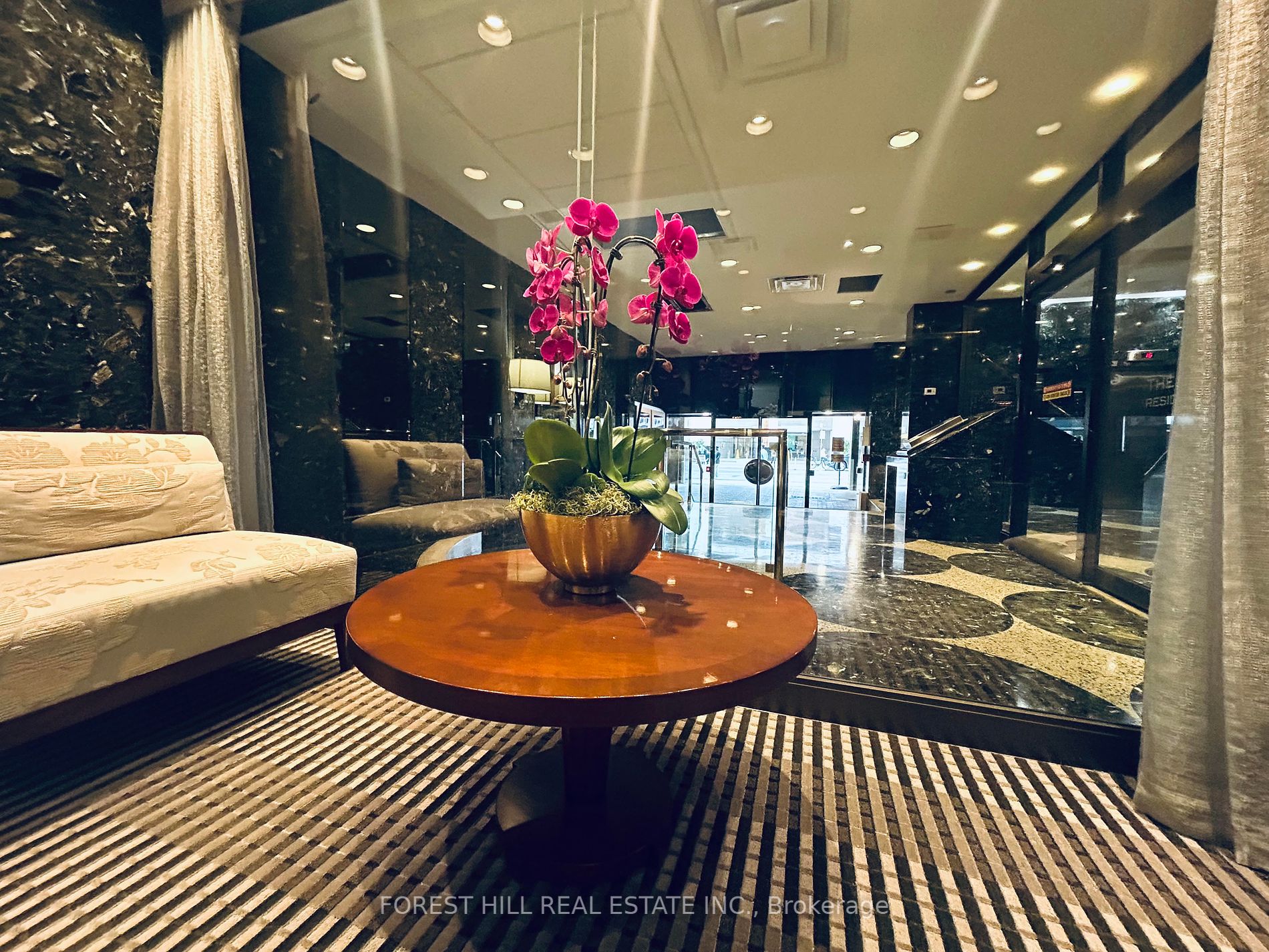 360 Bloor St E, #511