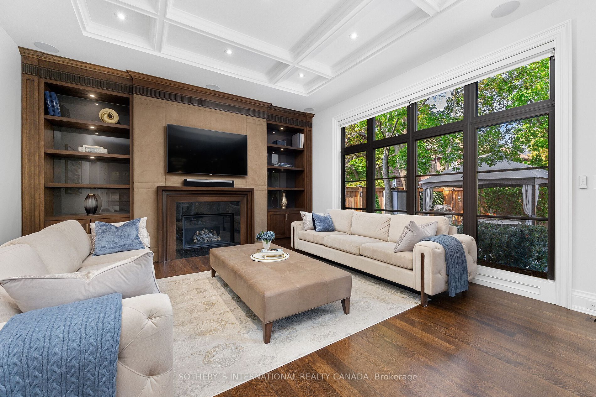 22 Hillhurst Blvd