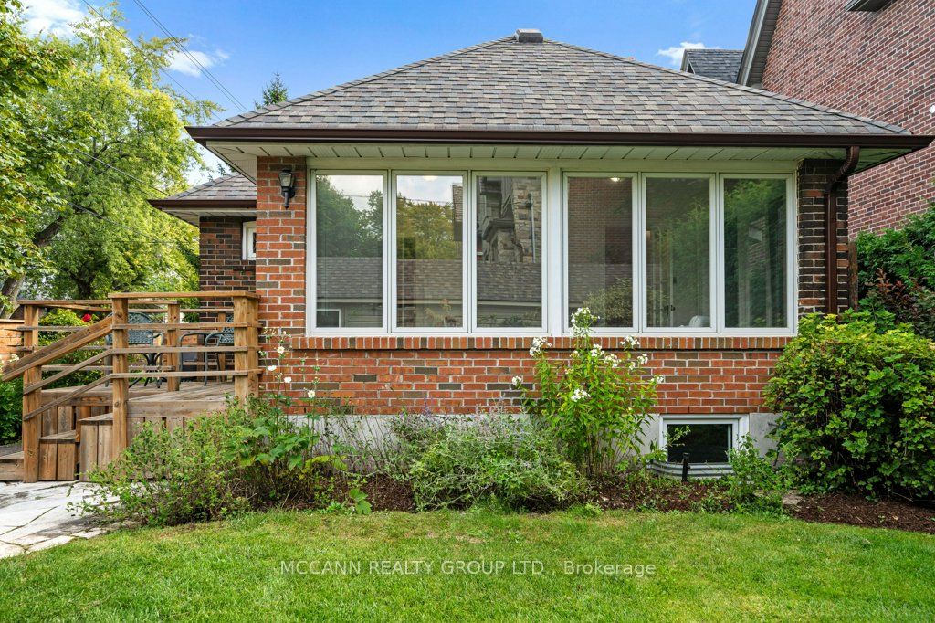 48 Joicey Blvd