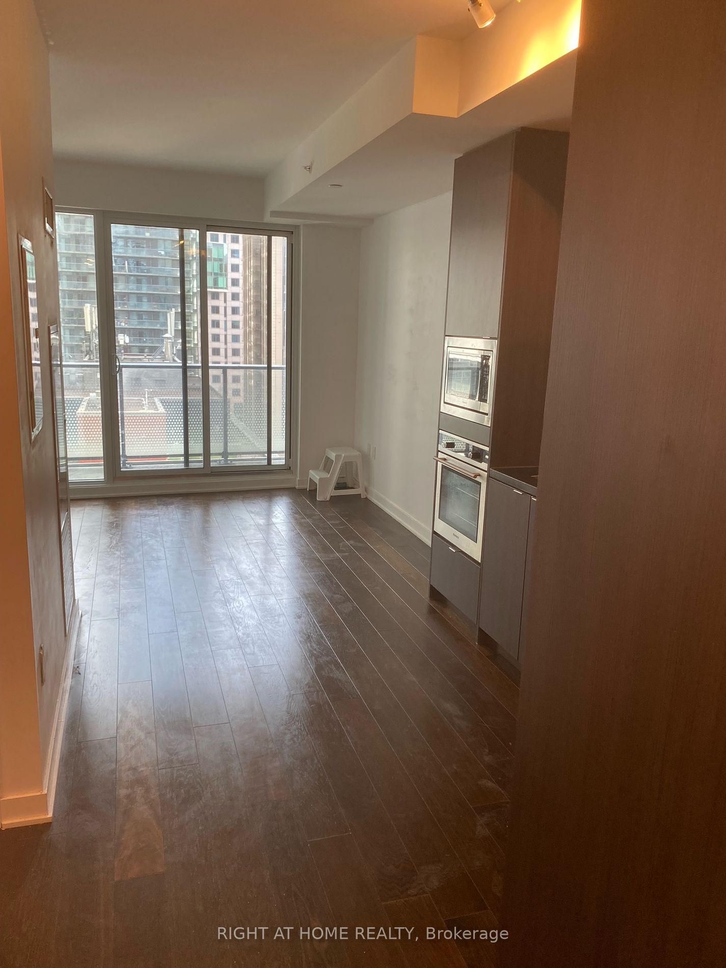 115 Blue Jays Way, #1701