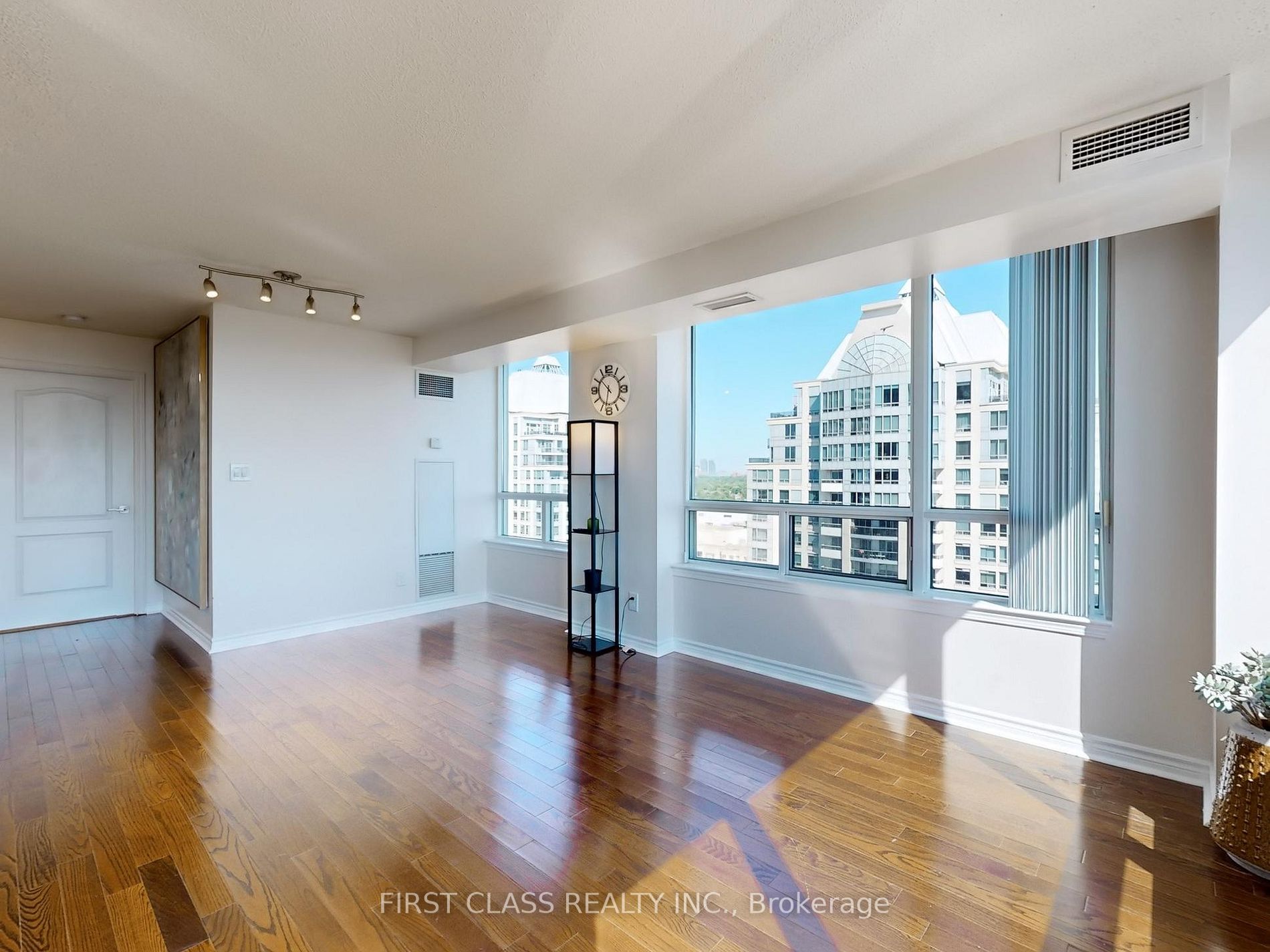 3 Rean Dr, #1604
