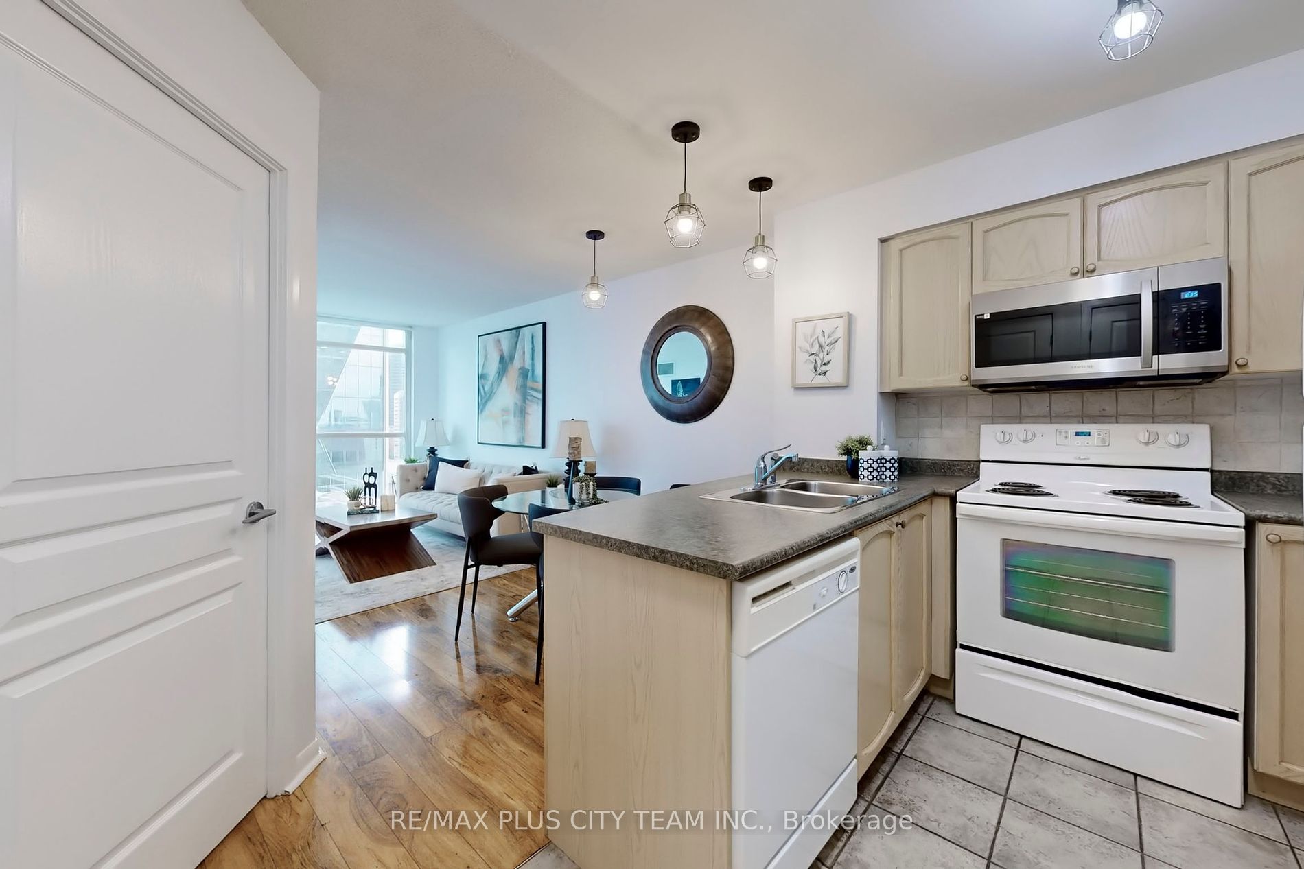 18 Yonge St, #1801