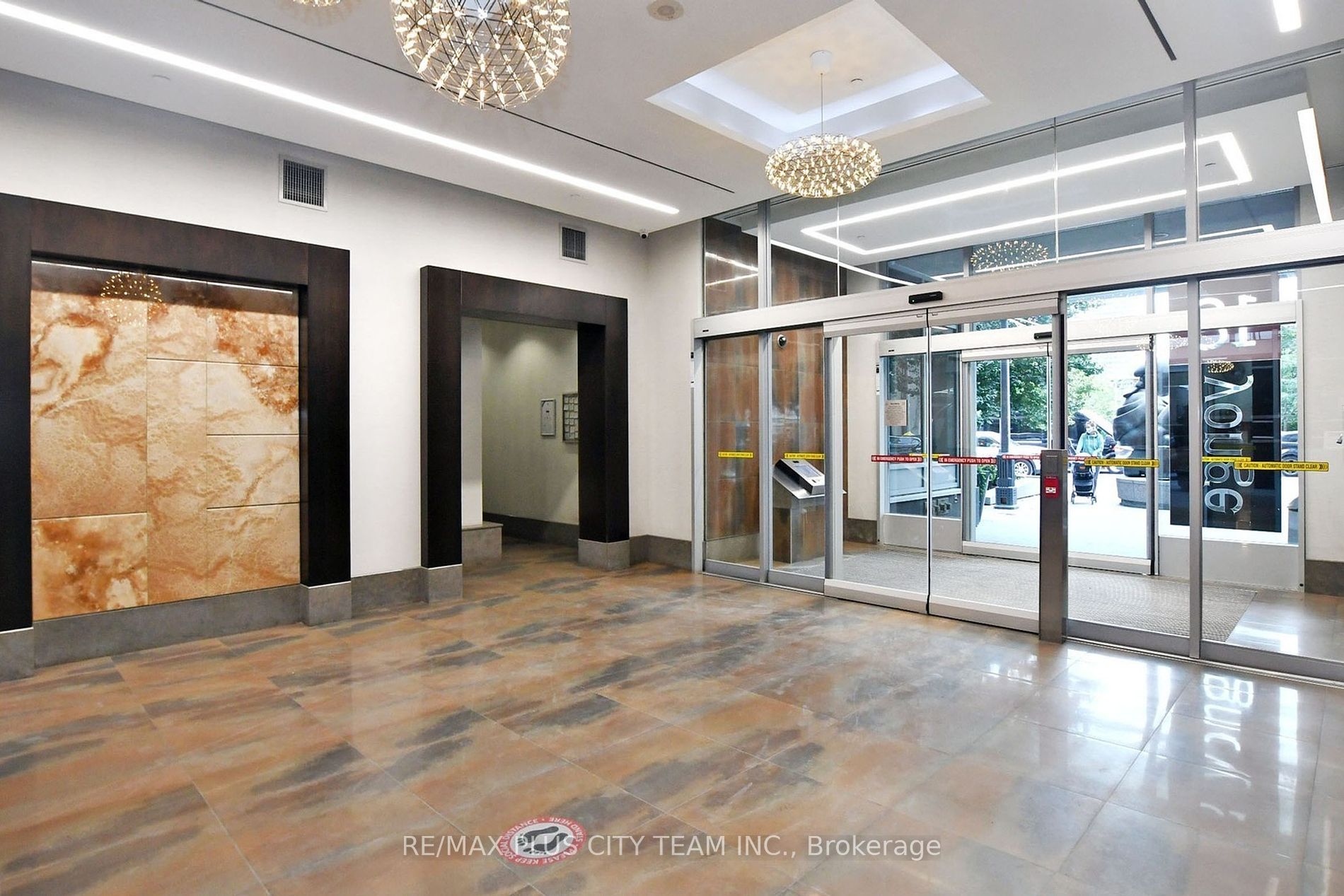 18 Yonge St, #1801