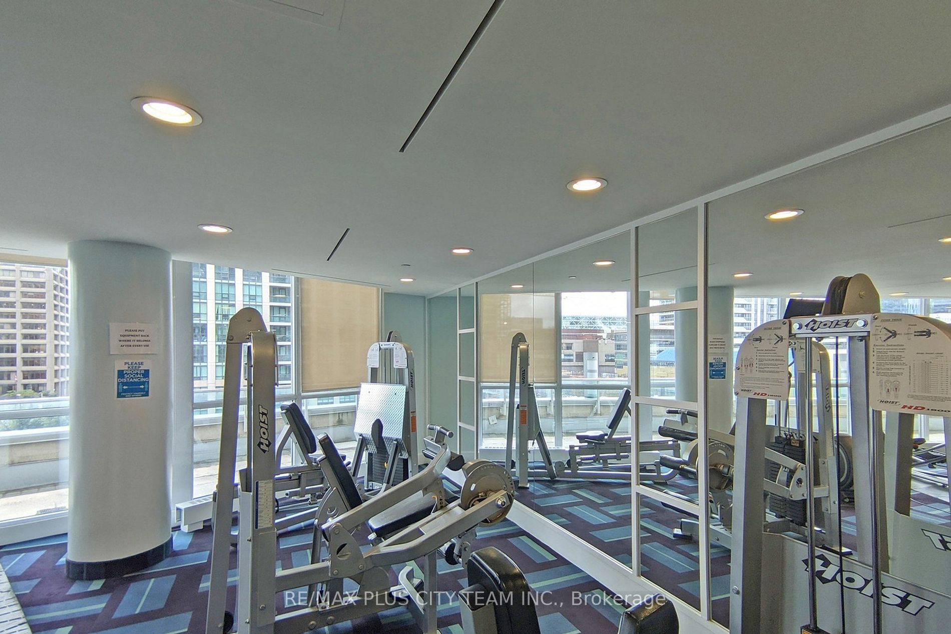 18 Yonge St, #1801