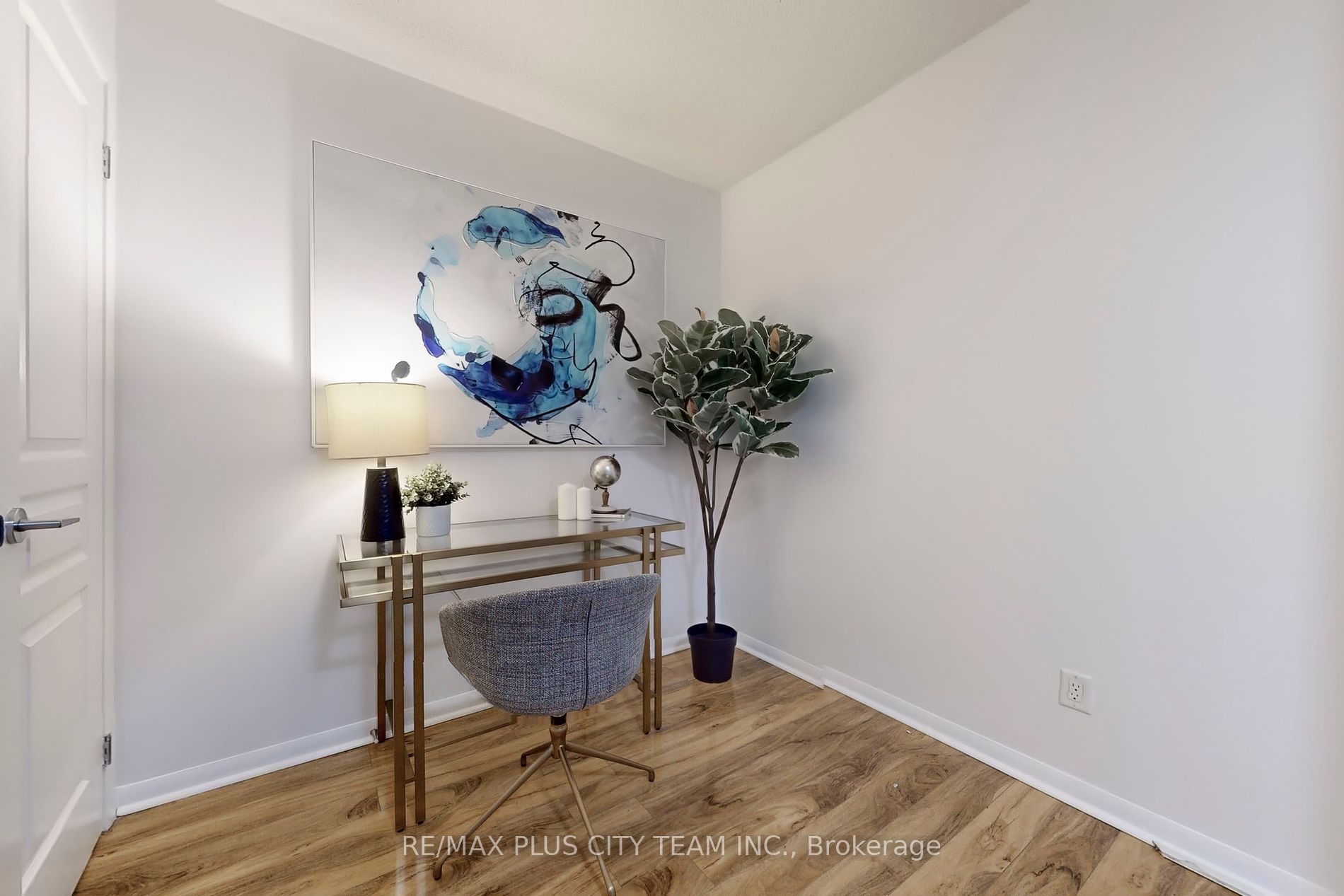 18 Yonge St, #1801