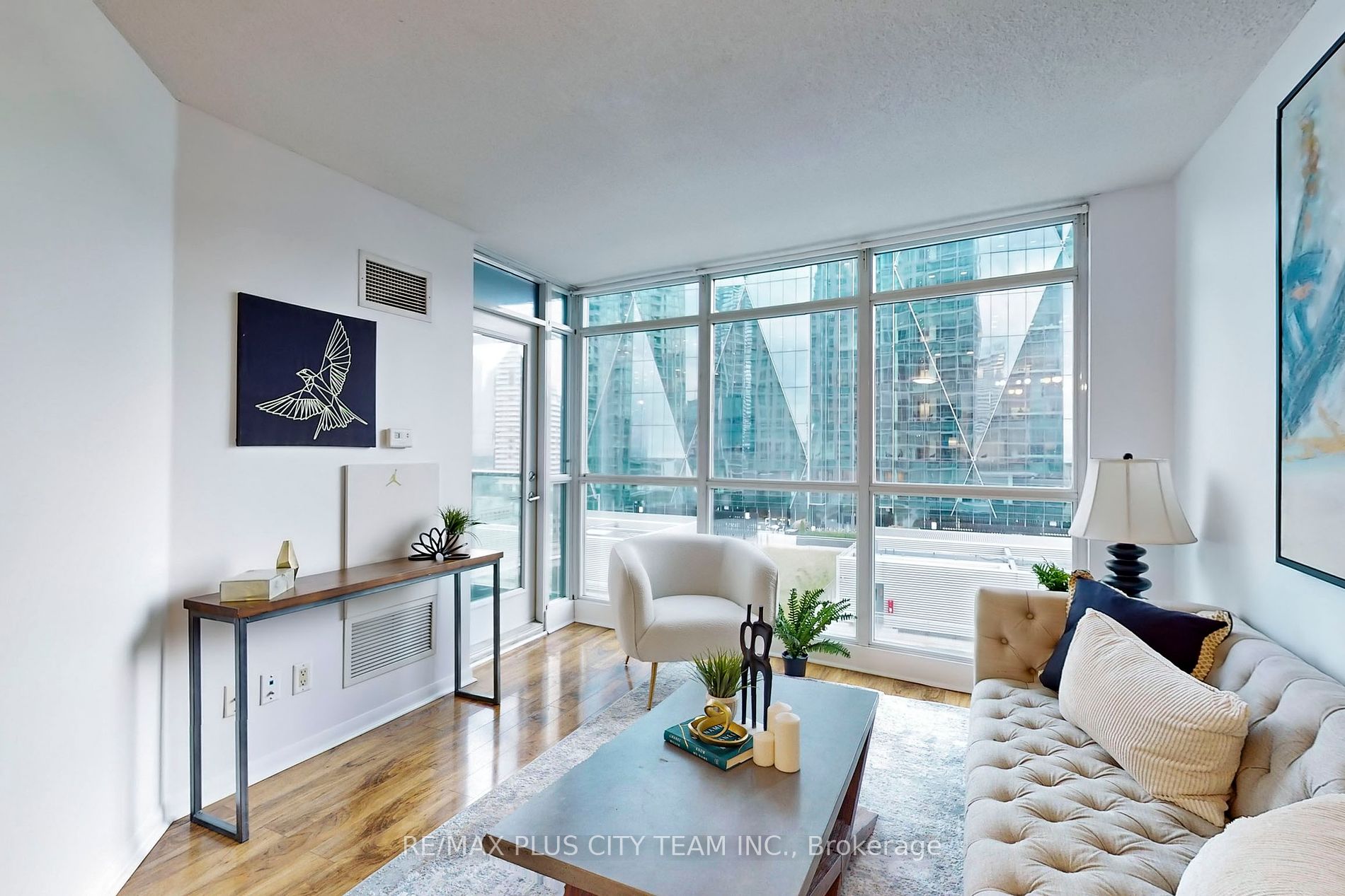 18 Yonge St, #1801