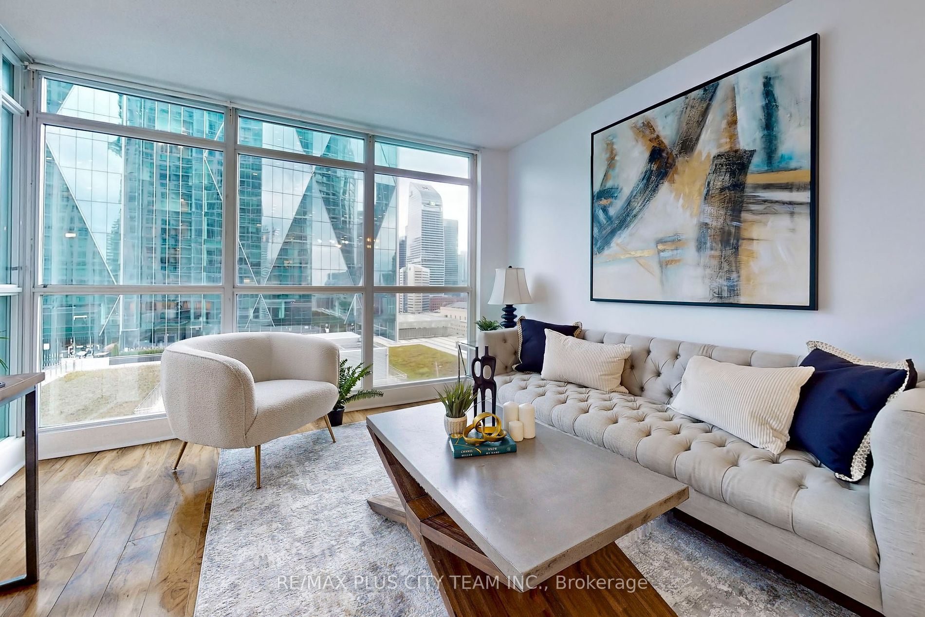 18 Yonge St, #1801
