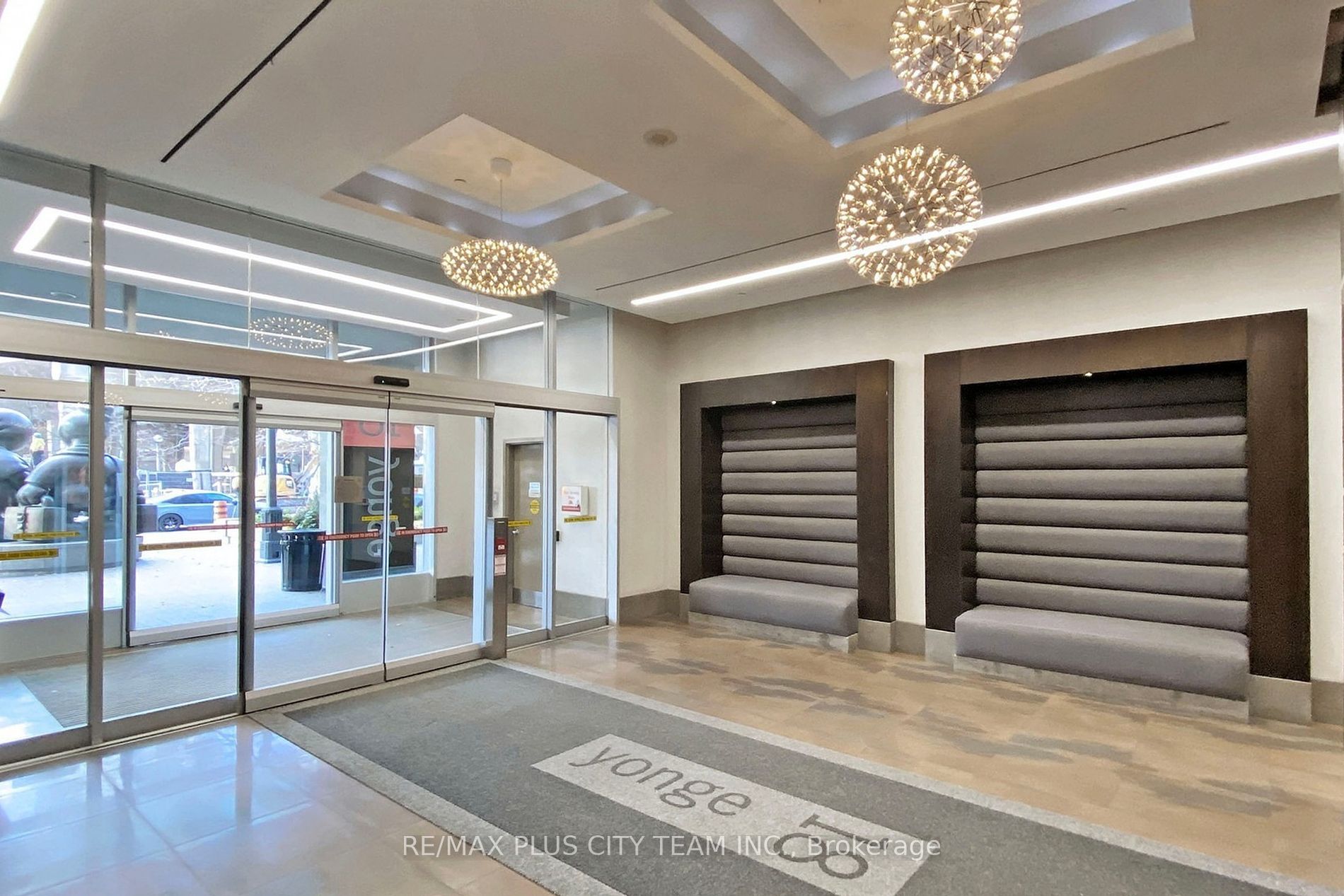 18 Yonge St, #1801
