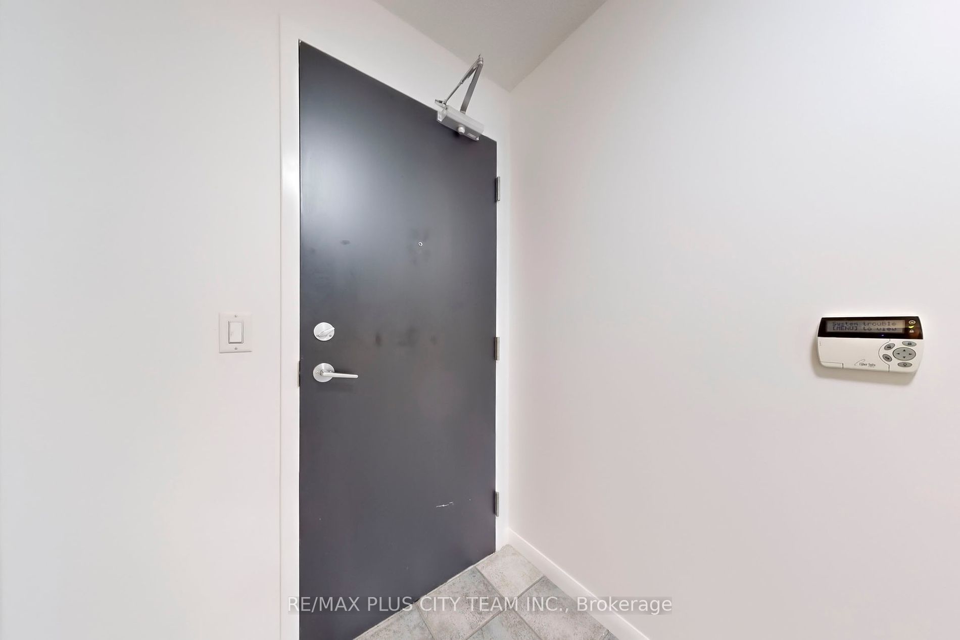 18 Yonge St, #1801